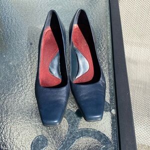 What’s what woman’s size 8 heels